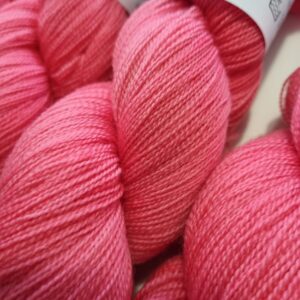 Alternative view of Pink Robyn